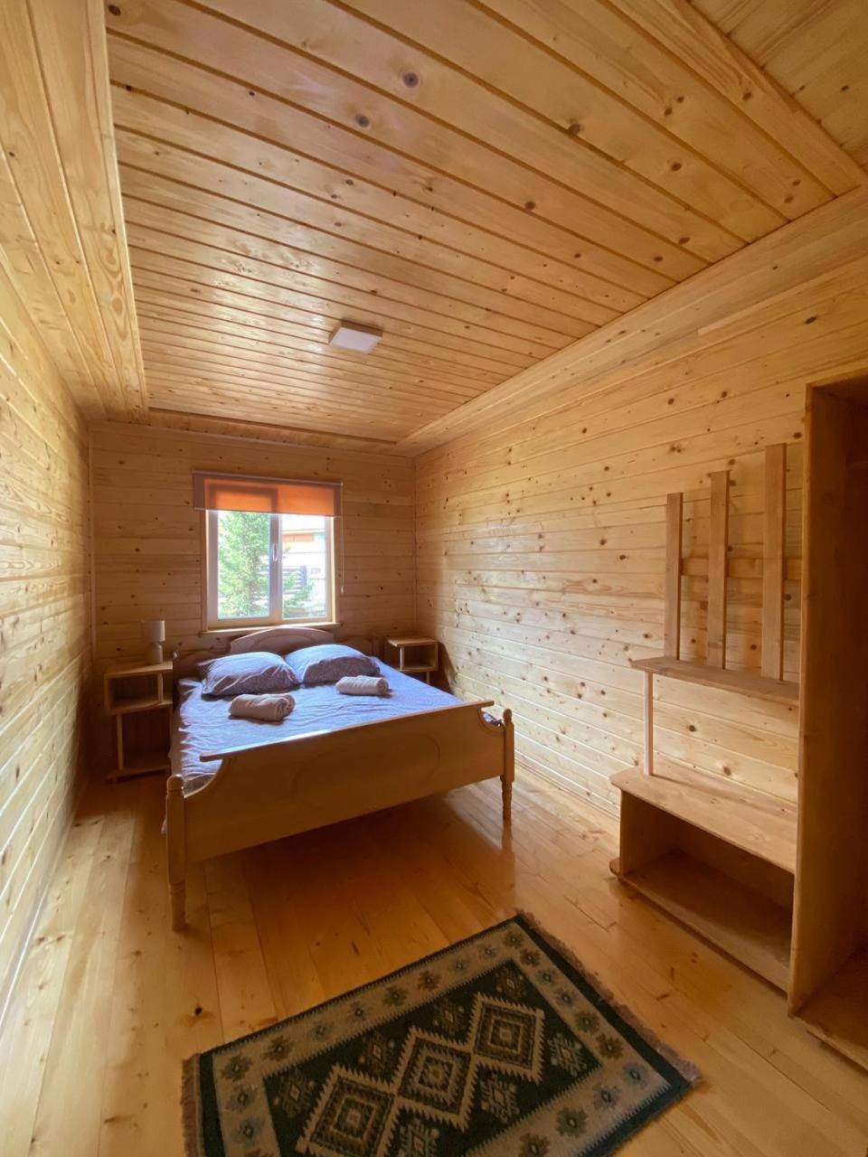 анничка Holiday home Khorotseve