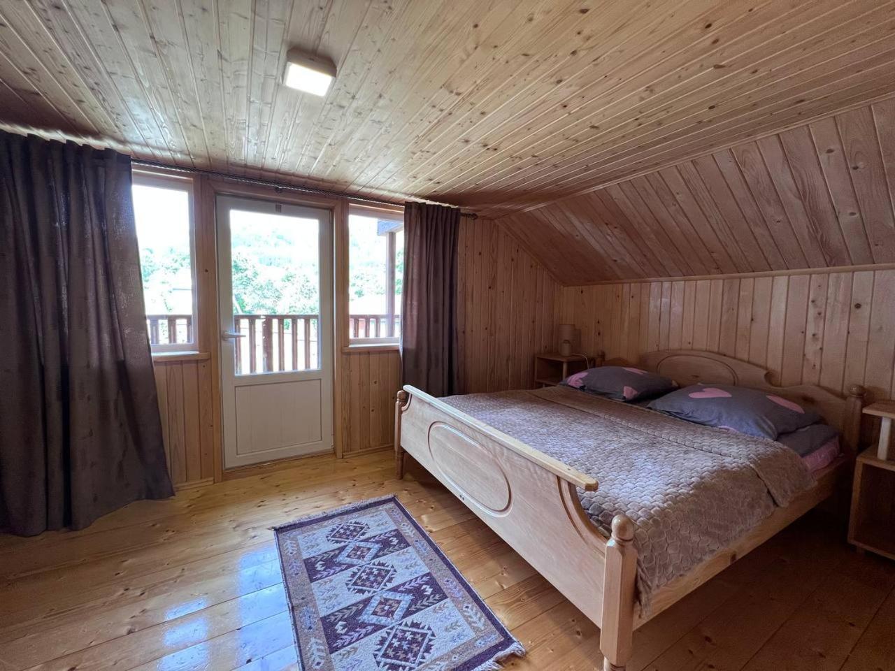 анничка Holiday home Khorotseve